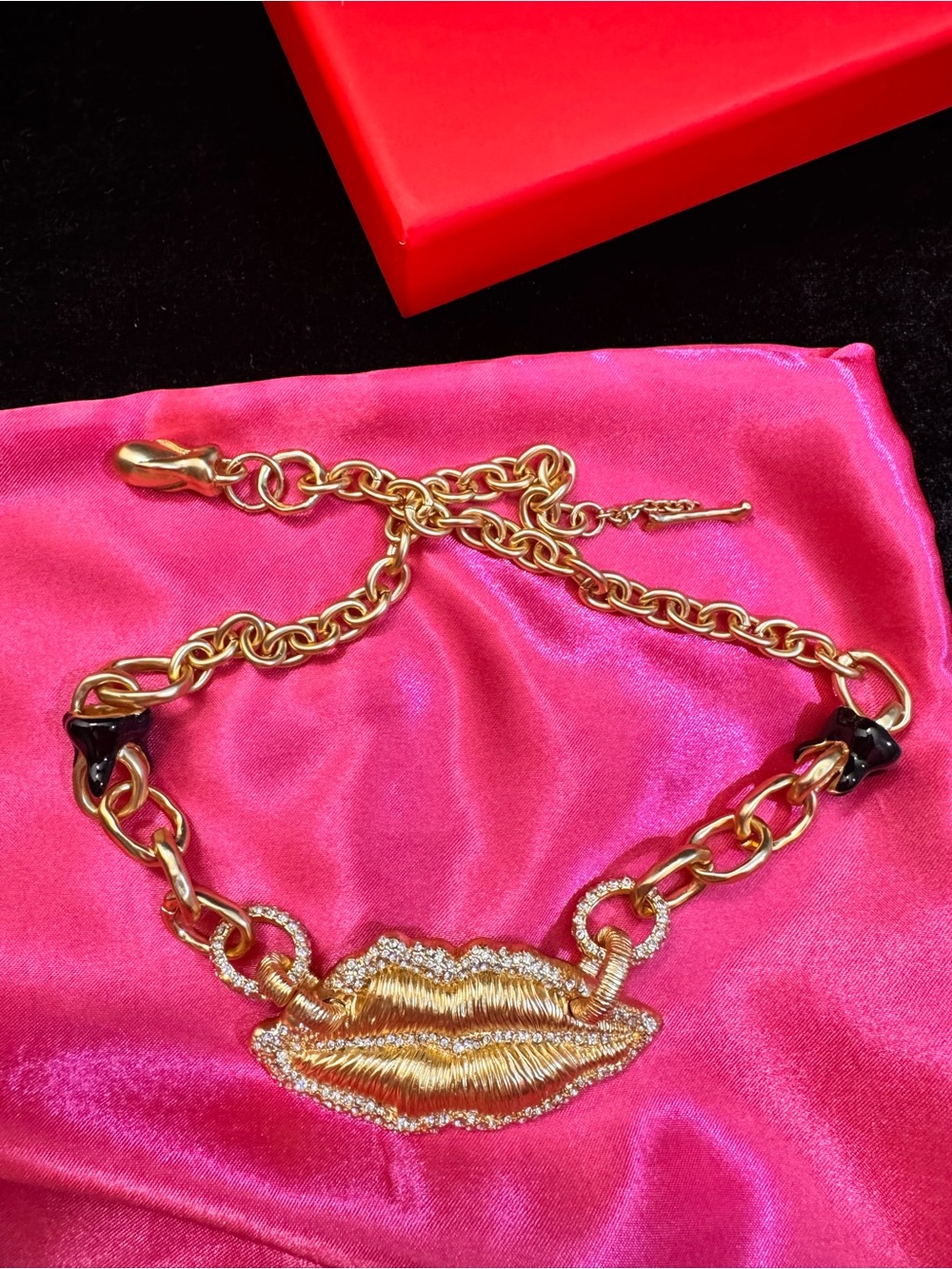 Schiaparelli inspired Gold-Tone Lip Pendant Chain Necklace in Pink